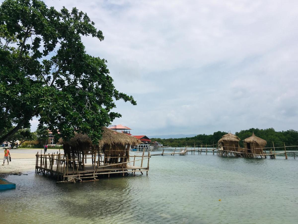 Hometel Barrio House Mactan Мактан Екстер'єр фото