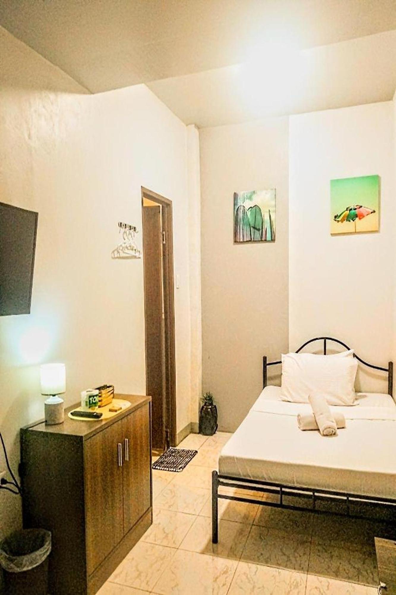 Hometel Barrio House Mactan Мактан Екстер'єр фото